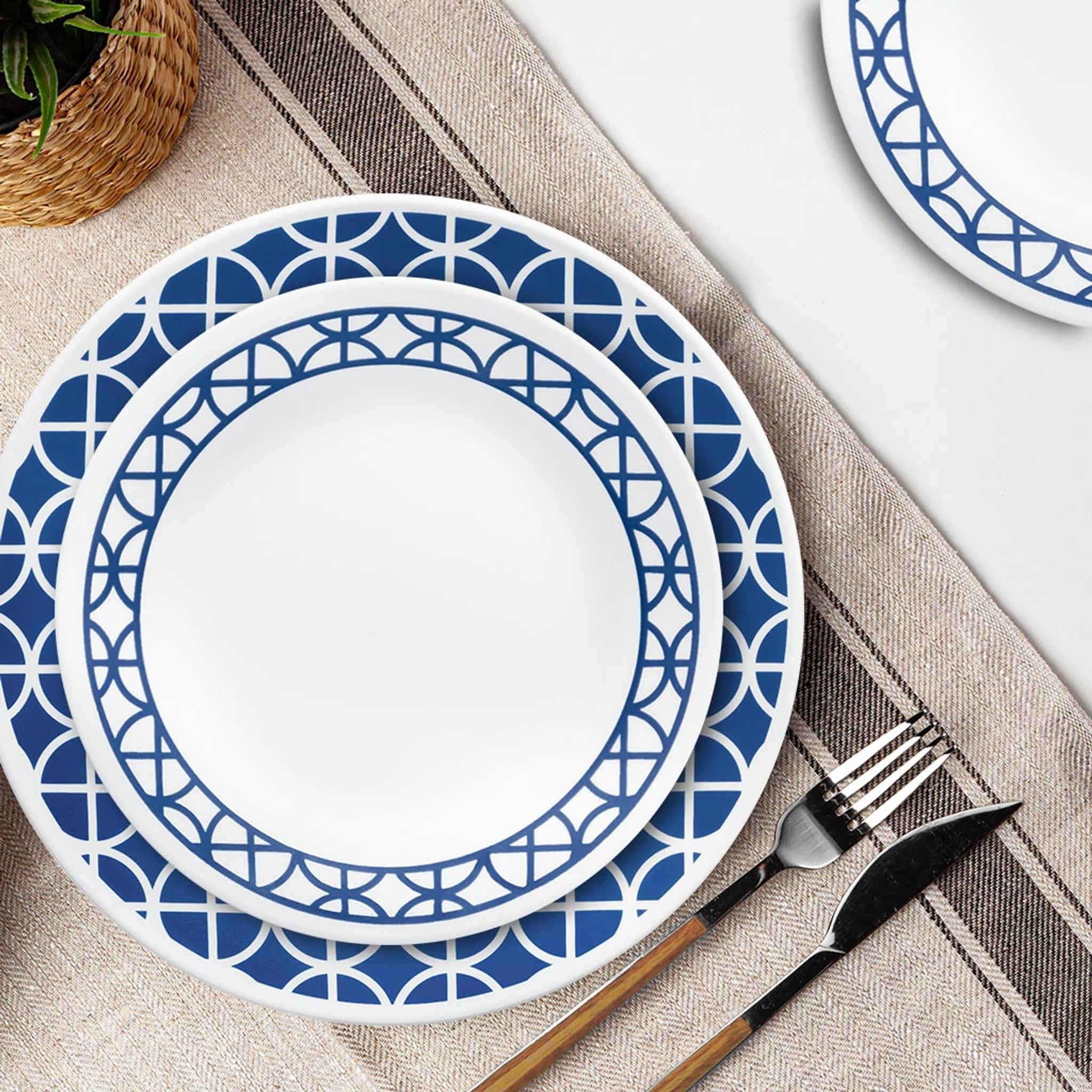 Corelle® Cobalt Circles 16-piece Mugless Dinnerware Set, Service for 4 - Image 4