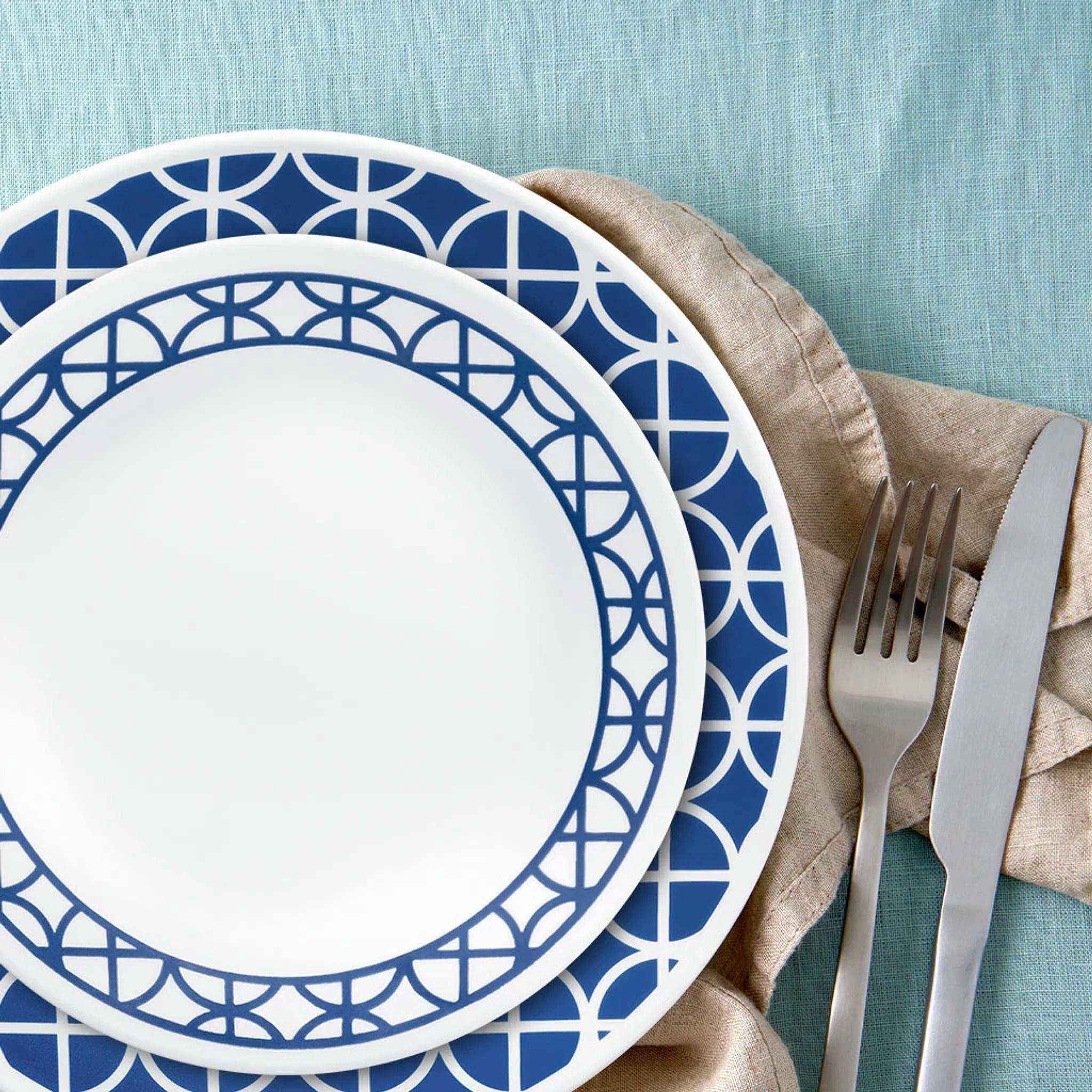 Corelle® Cobalt Circles 16-piece Mugless Dinnerware Set, Service for 4 - Image 6